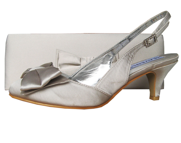 ladies silver slingback shoes